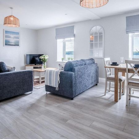 Haven View - 2 Bedroom Apartment - ミルフォード・ヘブン エクステリア 写真