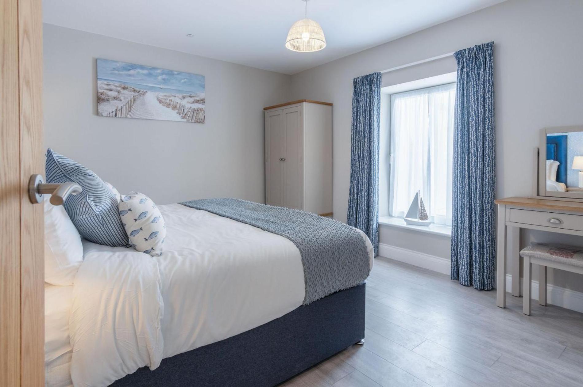 Haven View - 2 Bedroom Apartment - ミルフォード・ヘブン エクステリア 写真