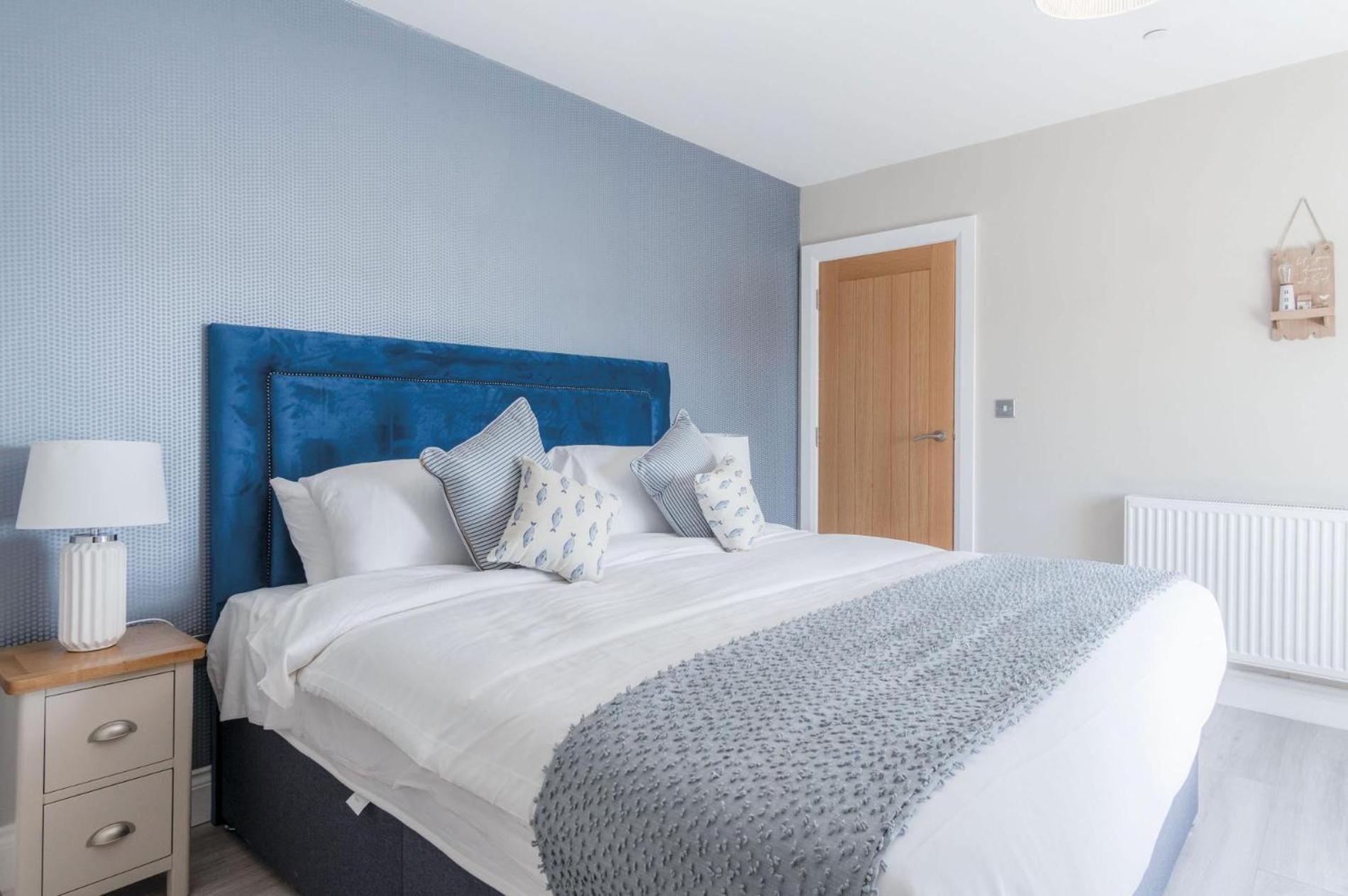 Haven View - 2 Bedroom Apartment - ミルフォード・ヘブン エクステリア 写真