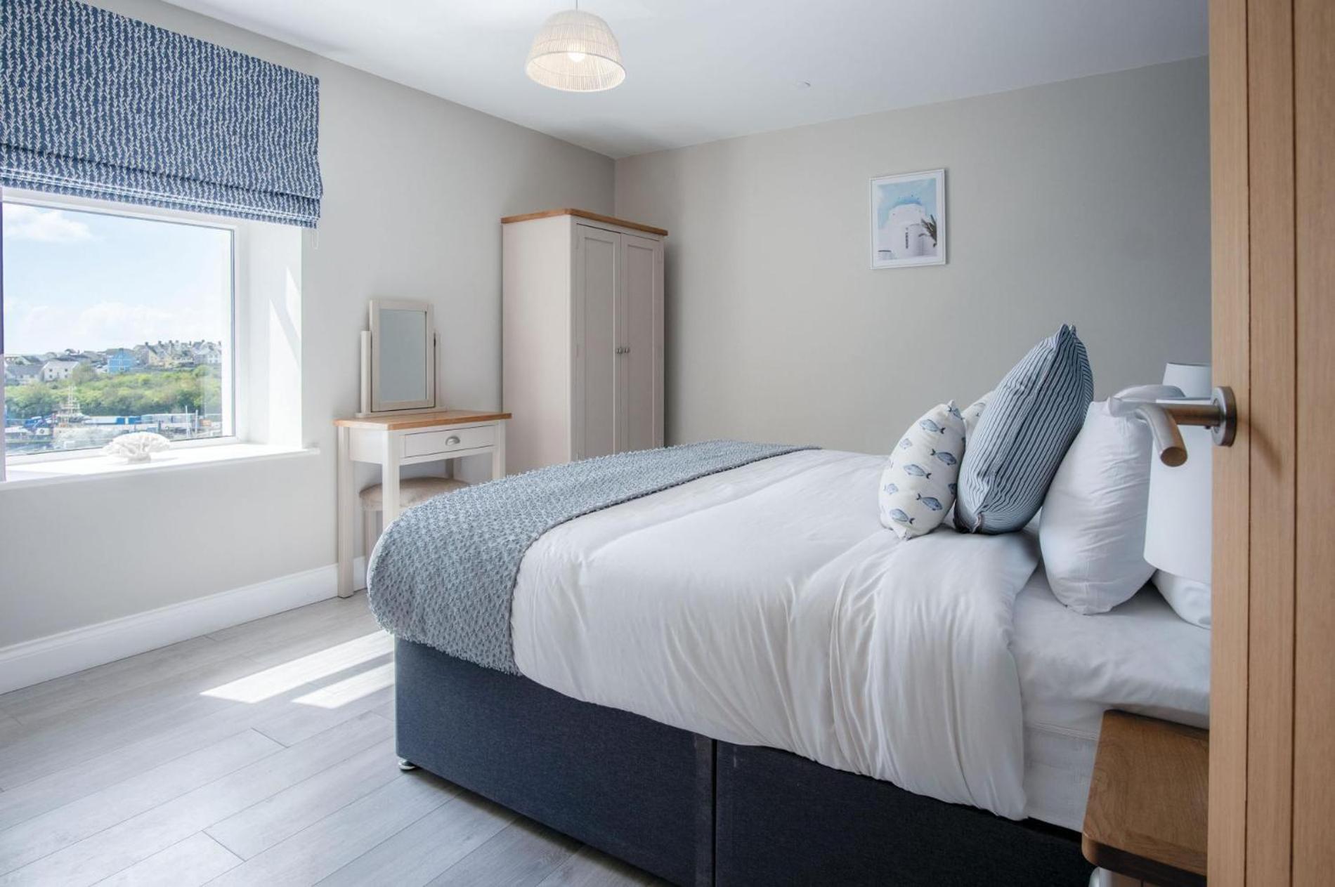 Haven View - 2 Bedroom Apartment - ミルフォード・ヘブン エクステリア 写真