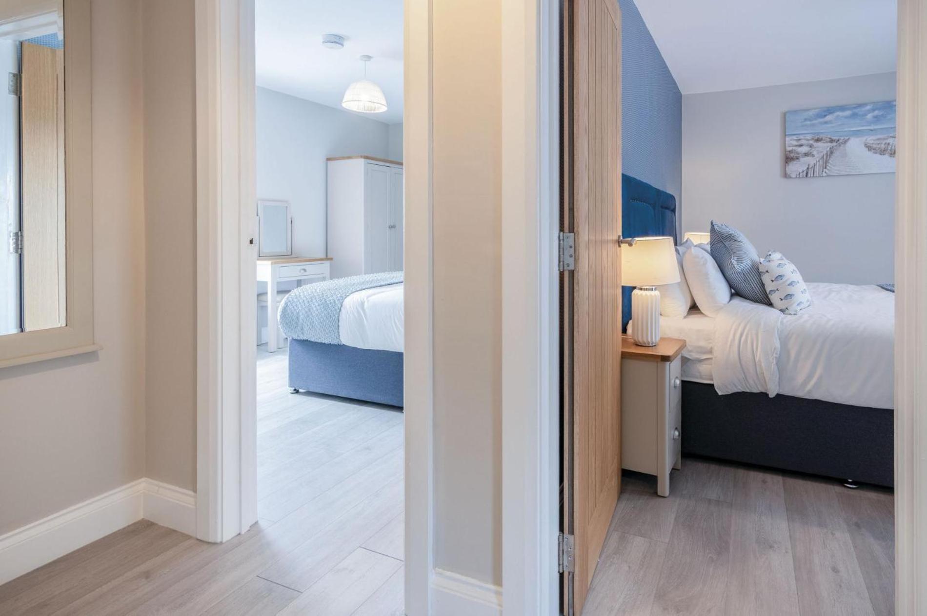 Haven View - 2 Bedroom Apartment - ミルフォード・ヘブン エクステリア 写真