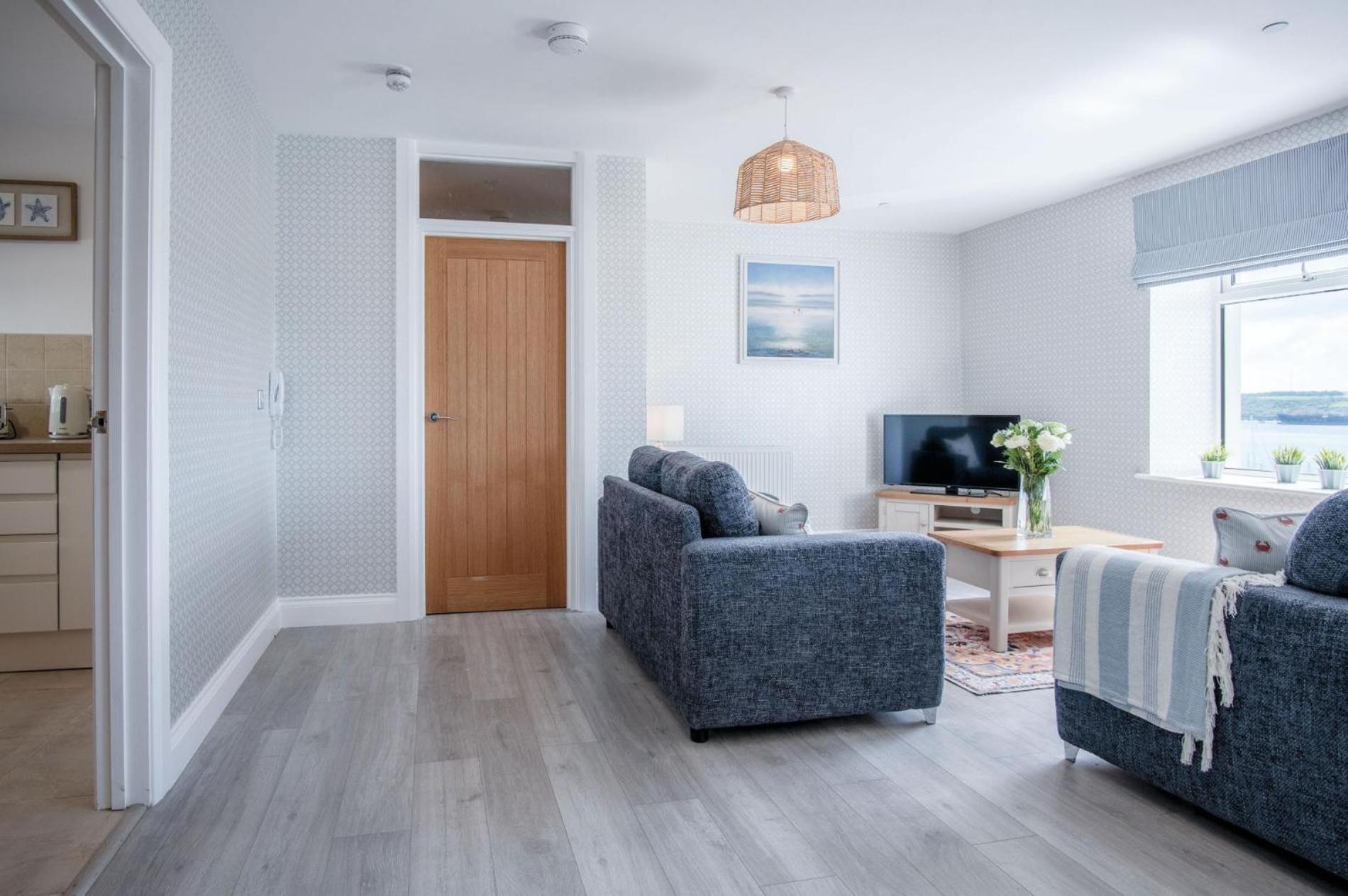 Haven View - 2 Bedroom Apartment - ミルフォード・ヘブン エクステリア 写真