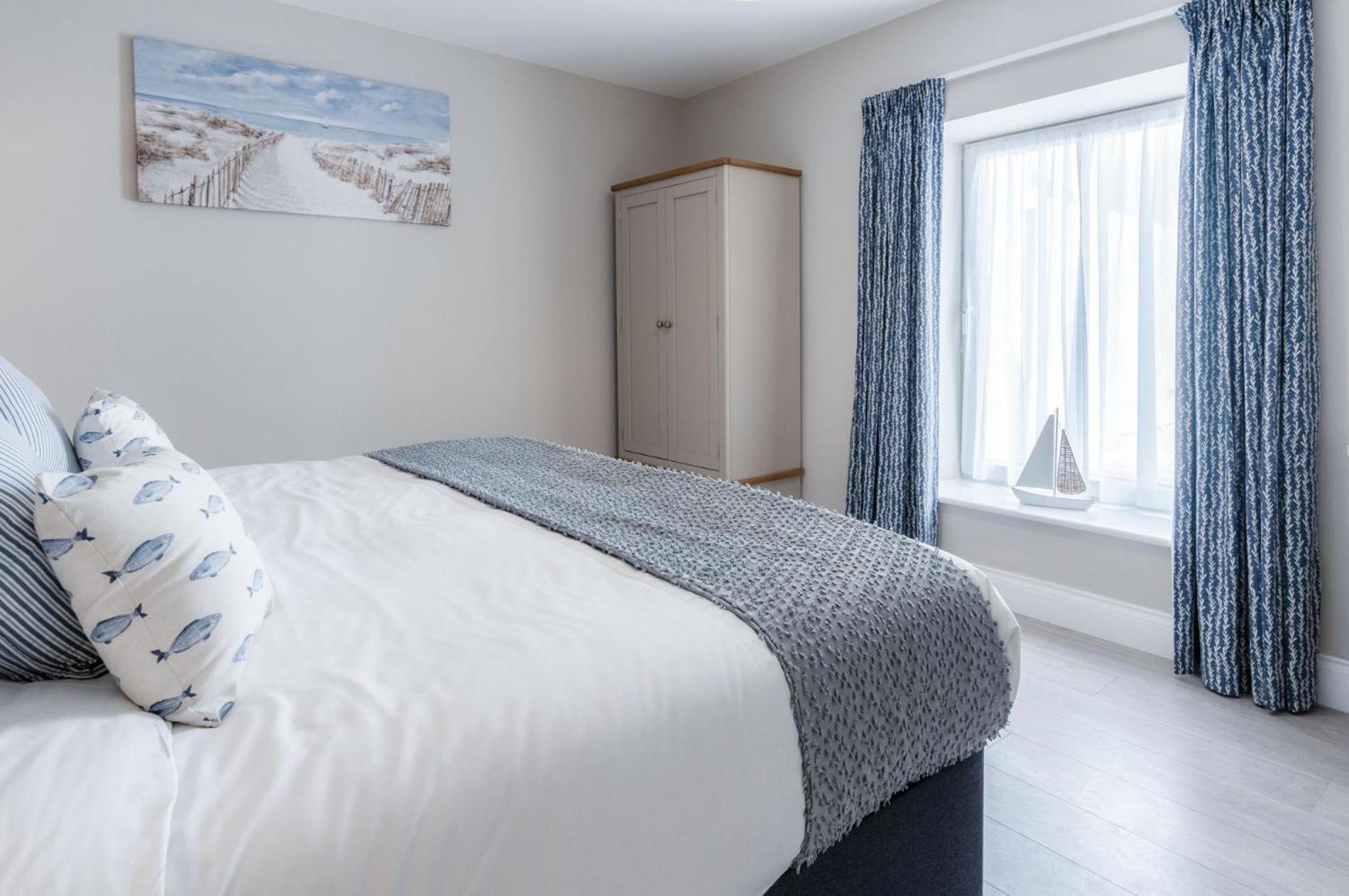 Haven View - 2 Bedroom Apartment - ミルフォード・ヘブン エクステリア 写真