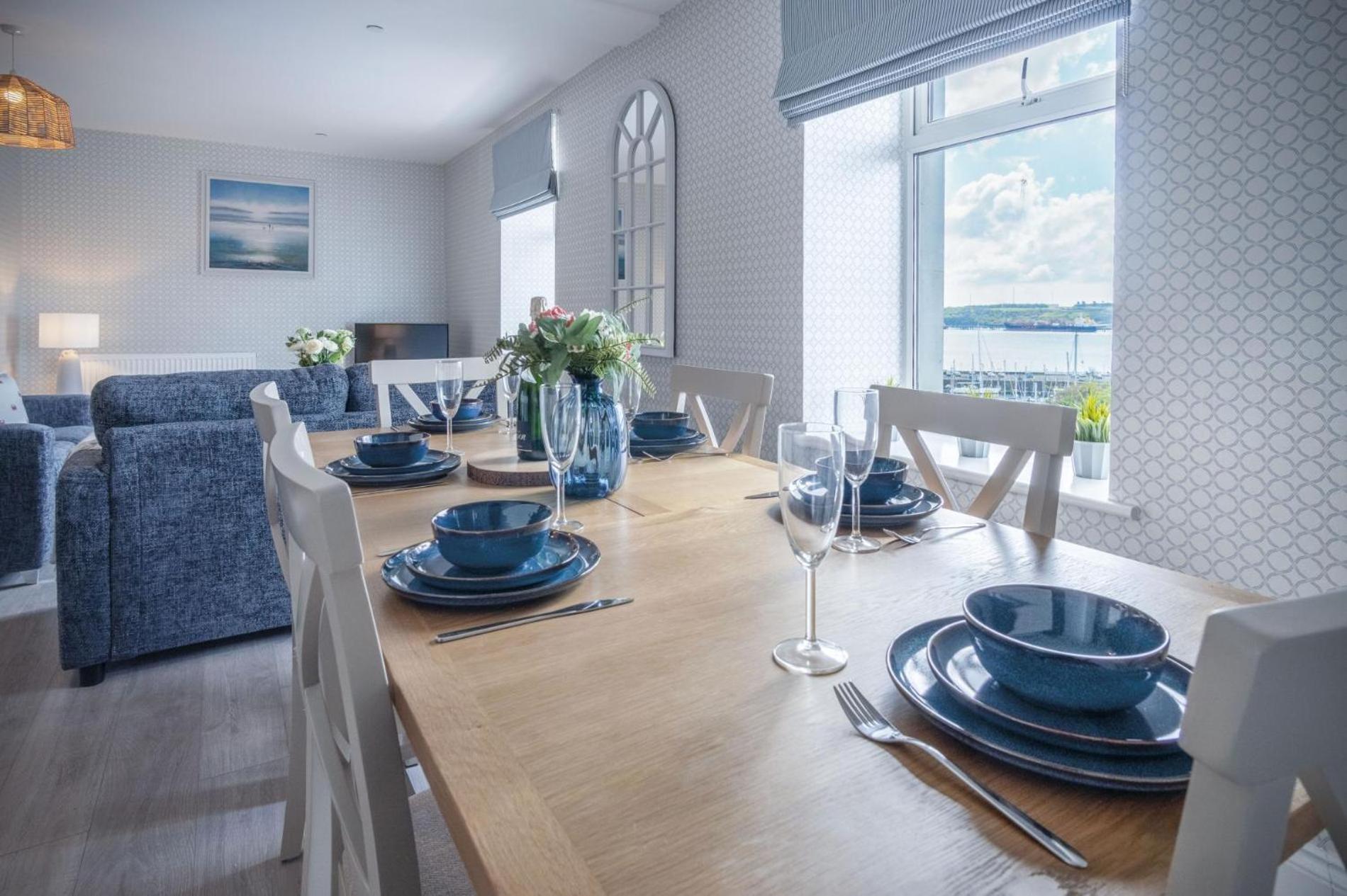 Haven View - 2 Bedroom Apartment - ミルフォード・ヘブン エクステリア 写真
